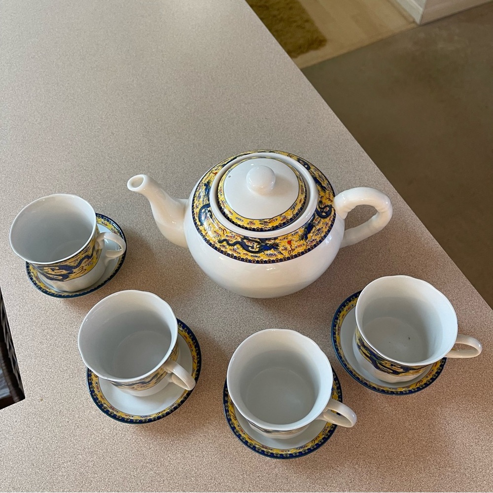 Vintage CFI Porcelain Dragon Tea Set - Picture 3 of 10